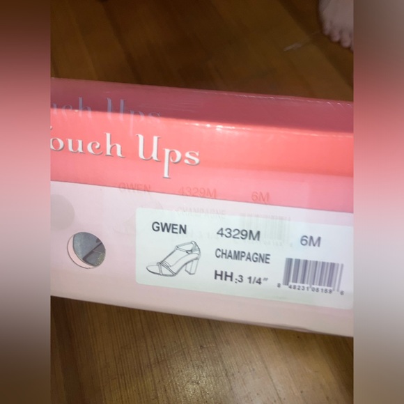 Touch Ups By Benjamin Walk Sandal Block Heels - Picture 9 of 9